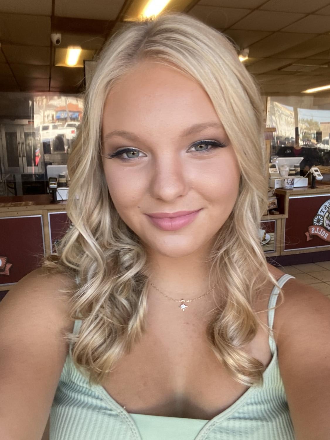 nicole-heveron-the-buzz